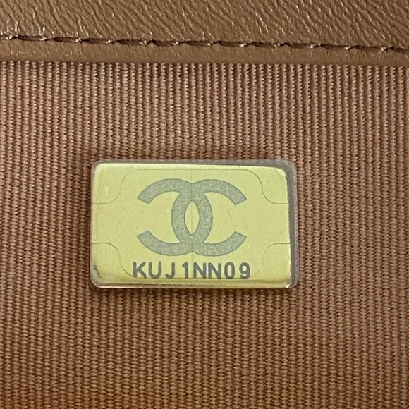 NIB 23C Chanel 19 CC Caramel Quilted Calfskin Leather Flap Bag in Caramel Brown - Picture 10 of 10